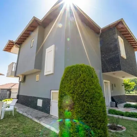 Villa Tepe'de Havuzlu
